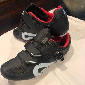 Peloton cycling shoes EUC used 2x!! Size 41